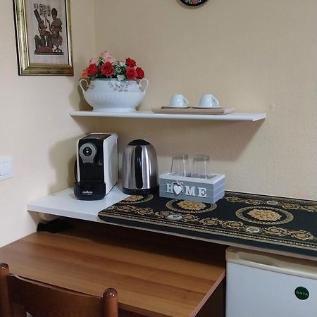 Li Muntigeddi Hotel San Teodoro  Kültér fotó
