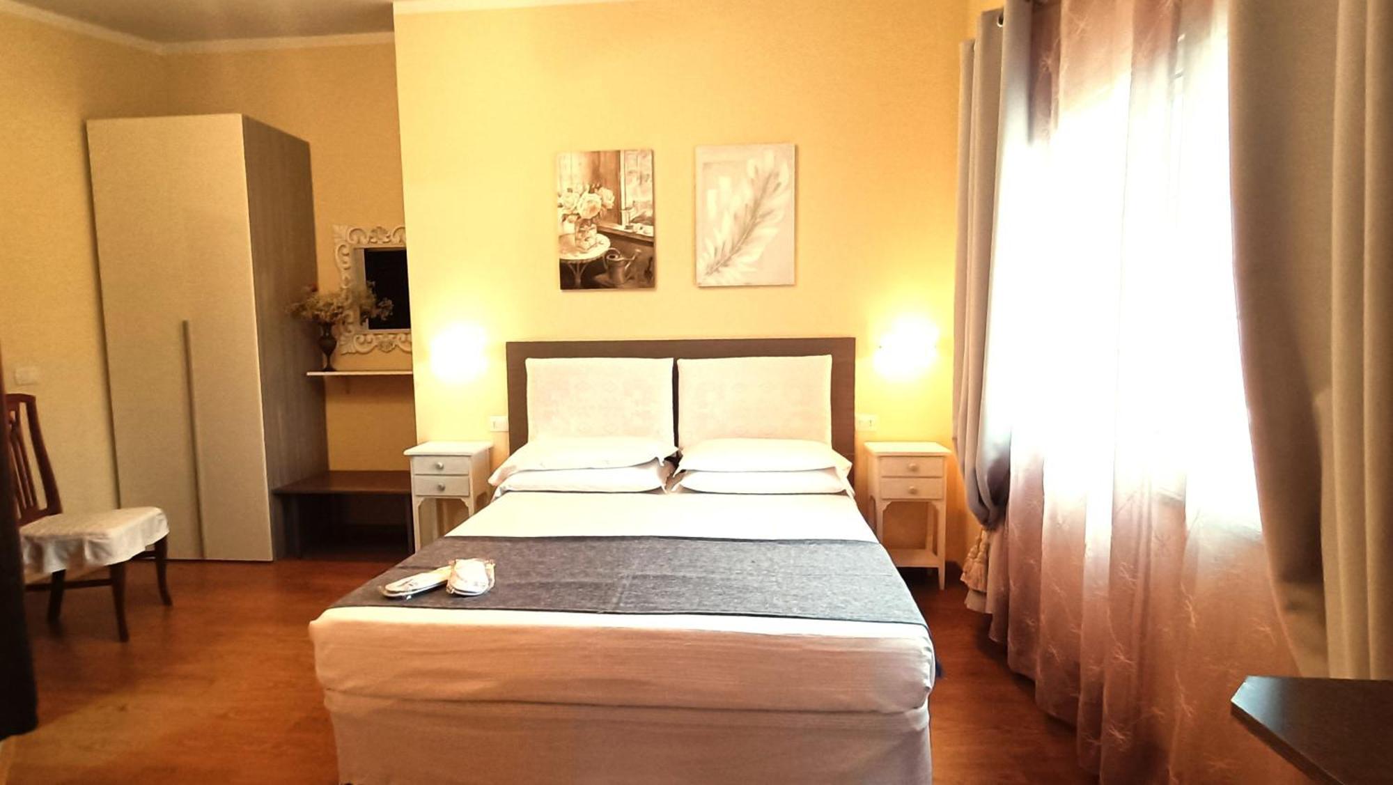 Li Muntigeddi Hotel San Teodoro  Kültér fotó