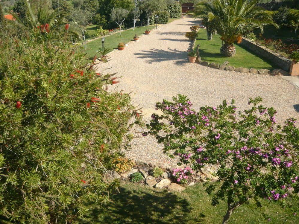 Li Muntigeddi Hotel San Teodoro  Kültér fotó